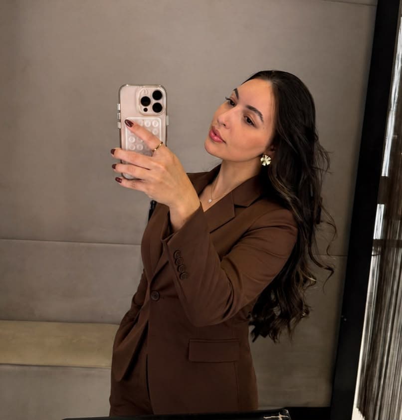 Vanessa Reis, autora do ebook Volte Para Você